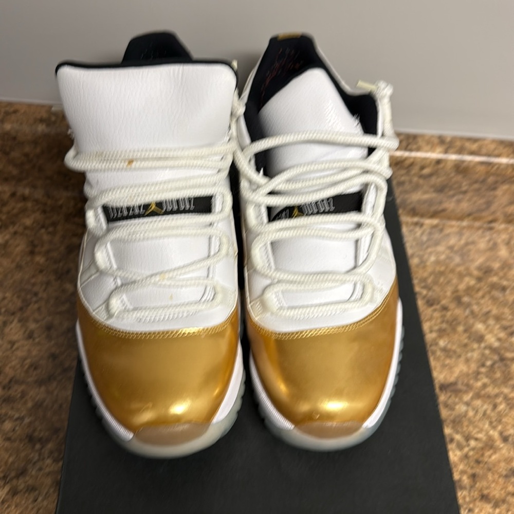 COPY - Jordan 11 low - Picture 2 of 9
